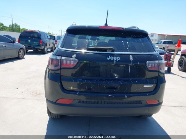 3C4NJCBB8NT103518 Jeep Compass Latitude Fwd