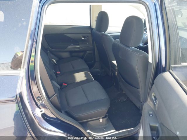 JA4AD3A38JZ051868 Mitsubishi Outlander Se
