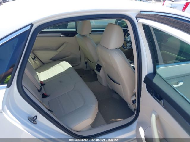 1VWBN7A35EC044896 Volkswagen Passat 2.0l Tdi Se
