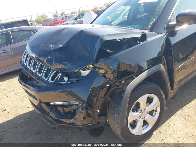3C4NJDBB4JT103399 Jeep Compass Latitude 4x4