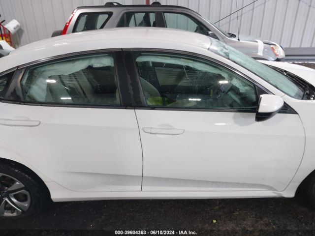 2HGFC2F52JH577501 Honda Civic Lx