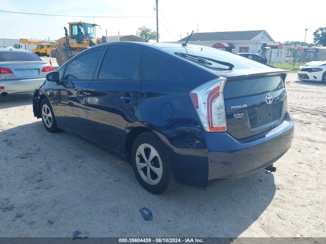 Toyota Prius Two 2015 JTDKN3DU9F0476359 Image 3