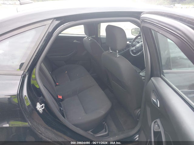 Ford FOCUS SE 2016 1FADP3F29GL400824 Image 8