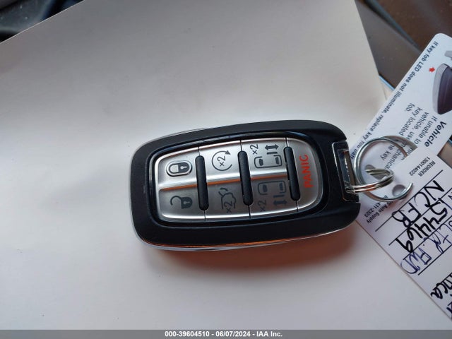 2C4RC1GGXJR154469 Chrysler Pacifica Limited