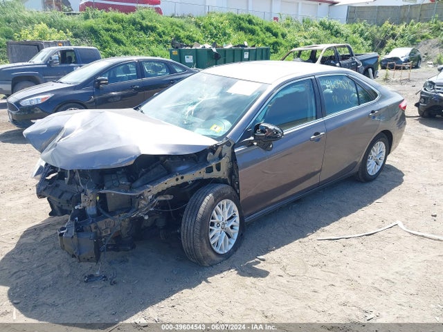 Toyota CAMRY LE 2016 4T4BF1FK7GR584214 Image 2