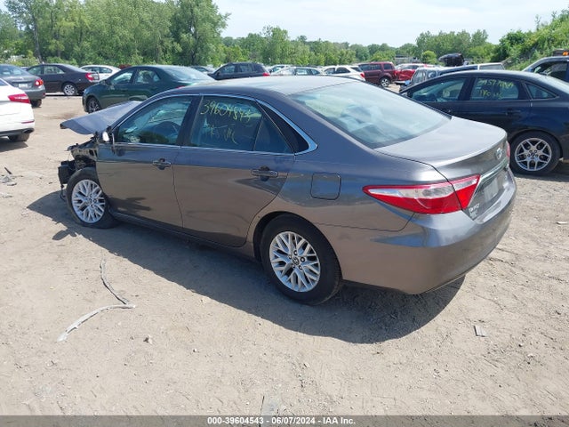 Toyota CAMRY LE 2016 4T4BF1FK7GR584214 Image 3