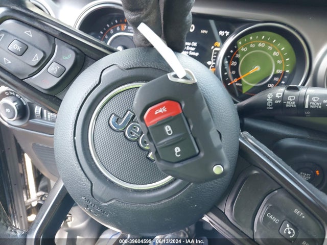 1C4HJXDG5KW530108 Jeep Wrangler Unlimited Sport S 4x4