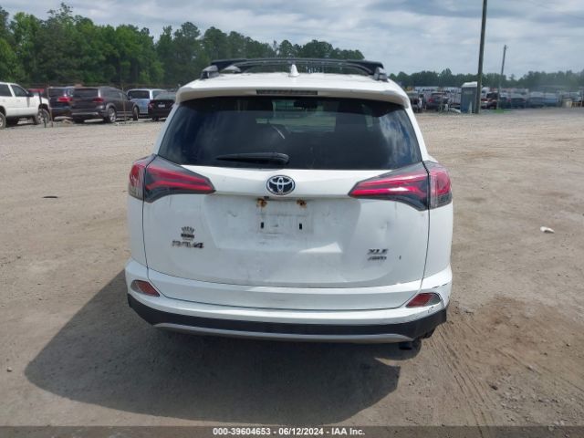 JTMRFREVXJJ746921 Toyota Rav4 Xle