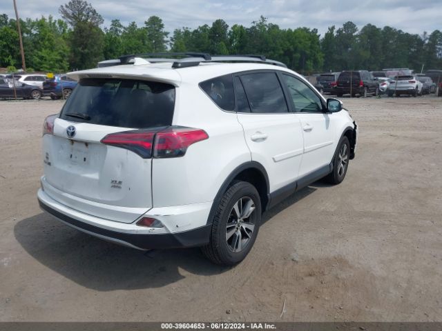 JTMRFREVXJJ746921 Toyota Rav4 Xle