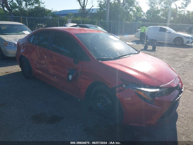 Toyota COROLLA LE 2021 JTDEPMAE3MJ145696 zdjęcie główne