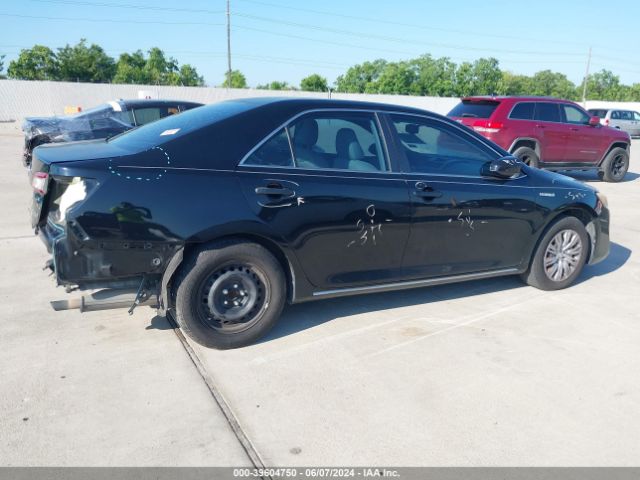 4T1BD1FKXEU135543 Toyota Camry Hybrid Le