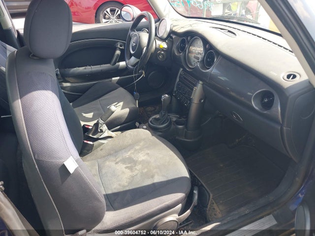 2006 MINI COOPER WMWRC33576TJ75020 Photo 4
