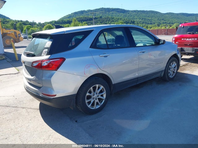 Chevrolet EQUINOX LS 2018 2GNAXREV9J6253892 Image 4