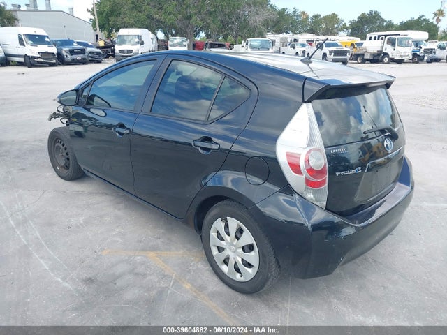 Toyota Prius C Two 2014 JTDKDTB39E1563376 Image 3