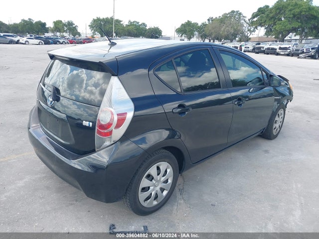 Toyota Prius C Two 2014 JTDKDTB39E1563376 Image 4