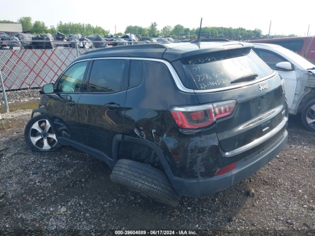 3C4NJCBB8JT227606 Jeep Compass Latitude Fwd