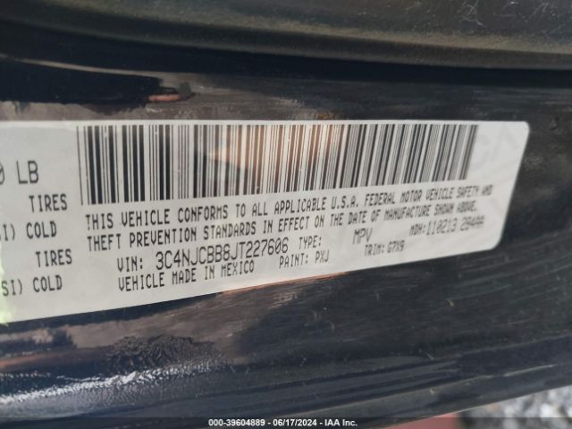 3C4NJCBB8JT227606 Jeep Compass Latitude Fwd