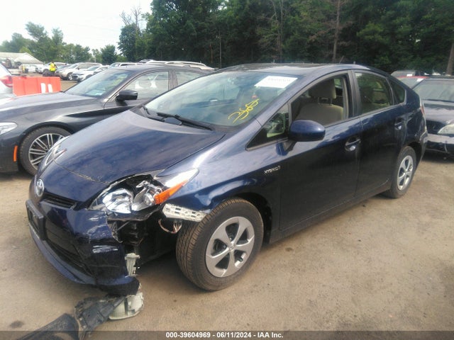 Toyota Prius Two 2015 JTDKN3DU1F0405057 Image 2