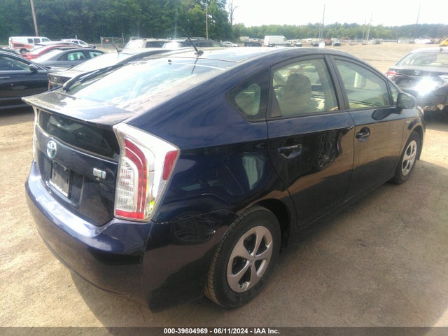 Toyota Prius Two 2015 JTDKN3DU1F0405057 Image 4