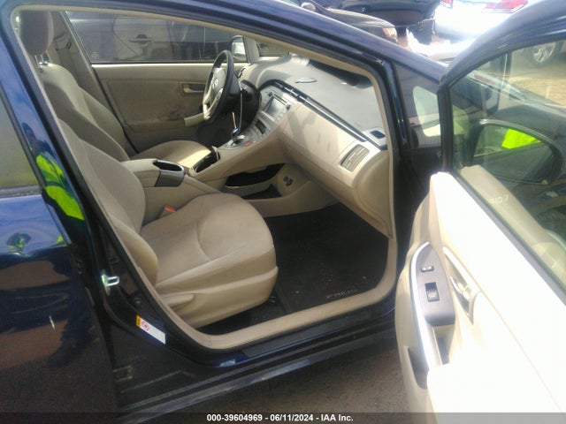 Toyota Prius Two 2015 JTDKN3DU1F0405057 Image 5