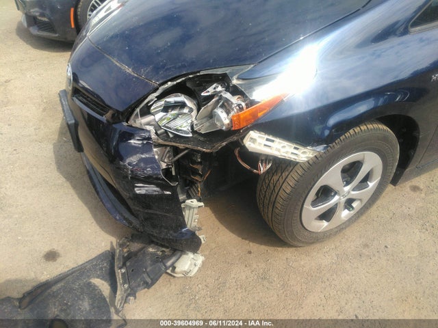 Toyota Prius Two 2015 JTDKN3DU1F0405057 Image 6