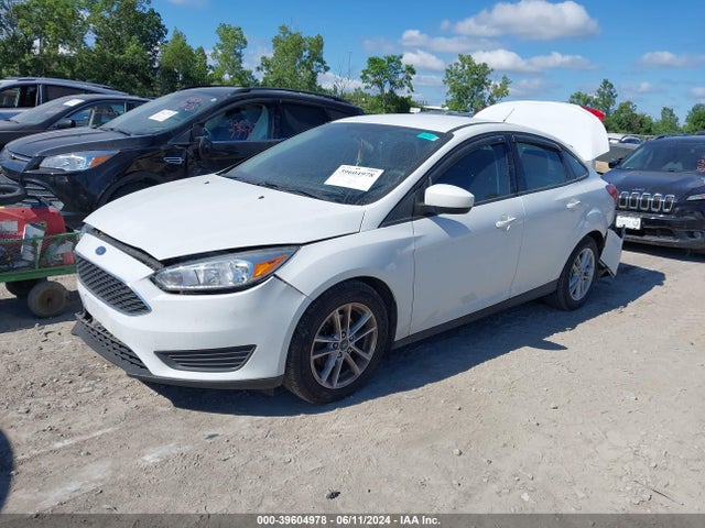 Ford FOCUS SE 2018 1FADP3F21JL235424 Image 2
