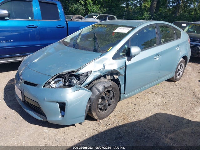 Toyota Prius Two 2015 JTDKN3DU5F1949622 Image 2