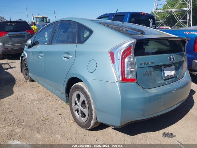 Toyota Prius Two 2015 JTDKN3DU5F1949622 Image 3