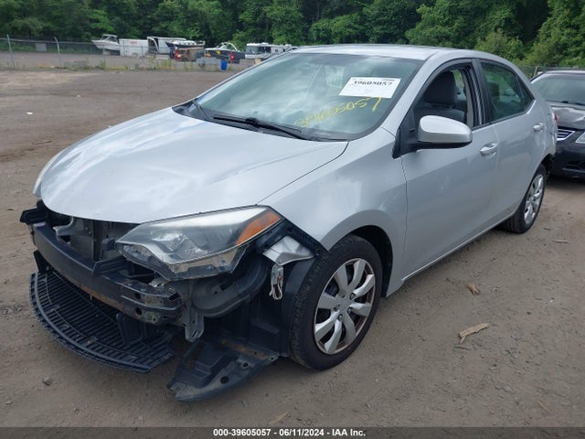 Toyota COROLLA LE 2015 2T1BURHE8FC318061 Image 2