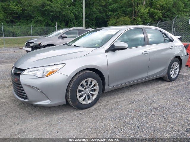 Toyota CAMRY LE 2015 4T4BF1FK5FR501345 Image 2