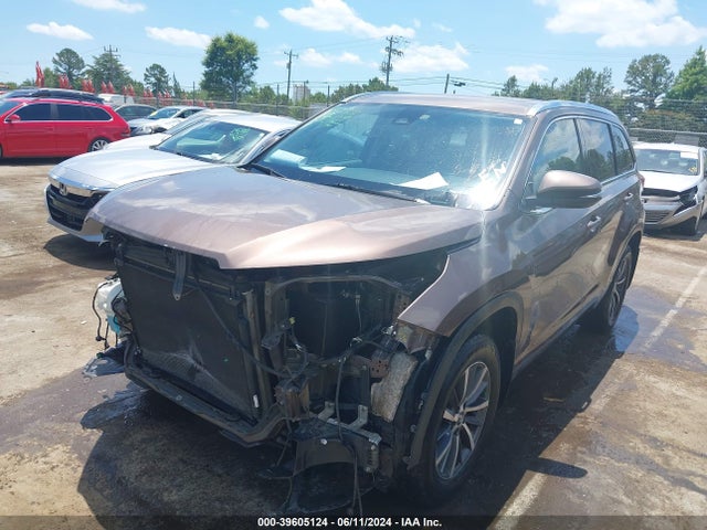 Toyota Highlander Xle 2017 5TDJZRFH9HS434597 Image 2