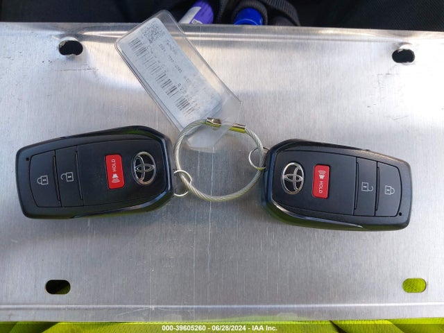 Toyota Corolla Cross Xle 2024 7MUEAAAG2RV080499 Image 11