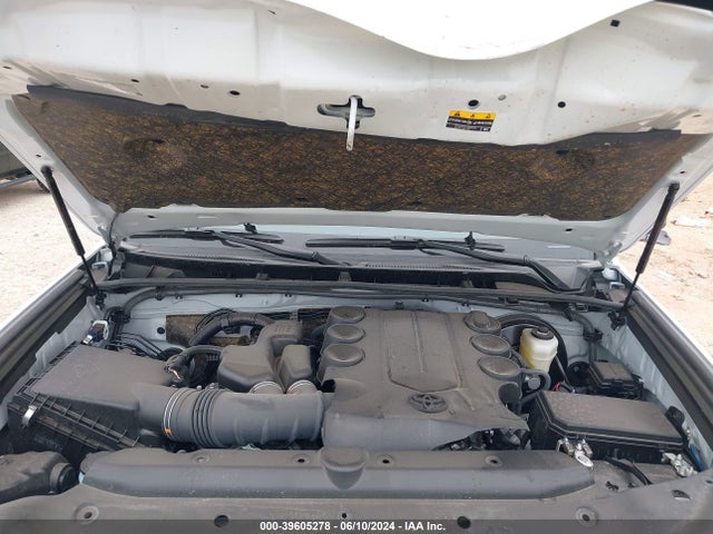 Toyota 4RUNNER SR5 2024 JTEEU5JR4R5308028 Image 10