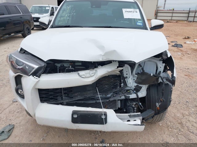 Toyota 4RUNNER SR5 2024 JTEEU5JR4R5308028 Image 18