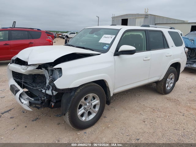 Toyota 4RUNNER SR5 2024 JTEEU5JR4R5308028 Image 2