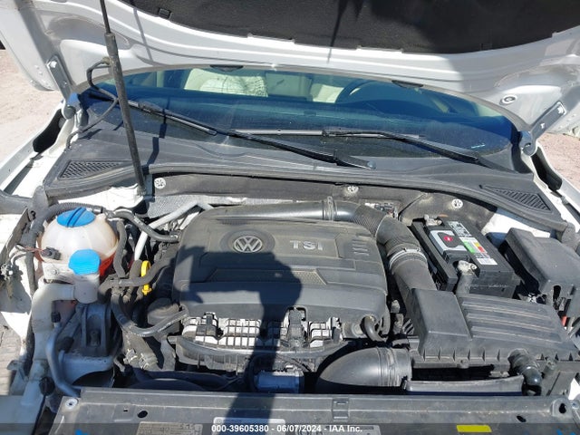 1VWBT7A36FC107687 Volkswagen Passat 1.8t Se