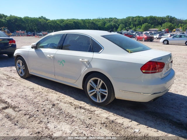 1VWBT7A36FC107687 Volkswagen Passat 1.8t Se