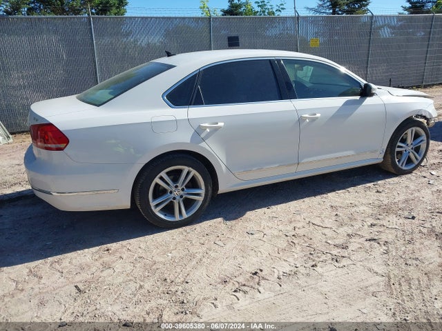 1VWBT7A36FC107687 Volkswagen Passat 1.8t Se