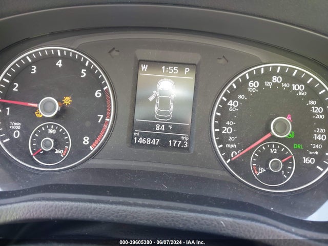 1VWBT7A36FC107687 Volkswagen Passat 1.8t Se