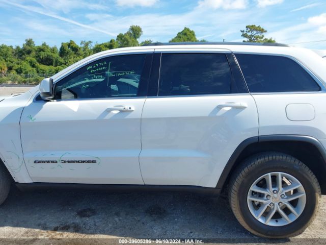 1C4RJEAGXJC301078 Jeep Grand Cherokee Laredo E 4x2