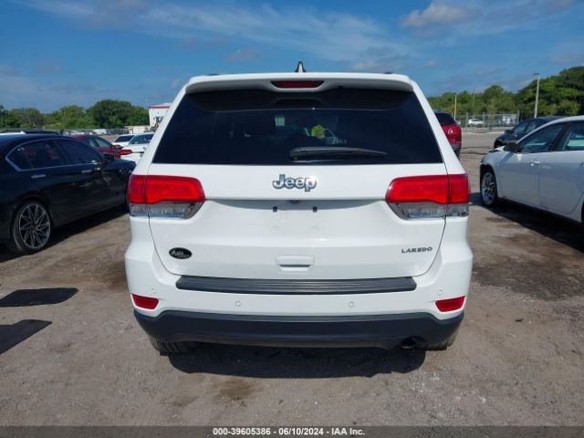 1C4RJEAGXJC301078 Jeep Grand Cherokee Laredo E 4x2