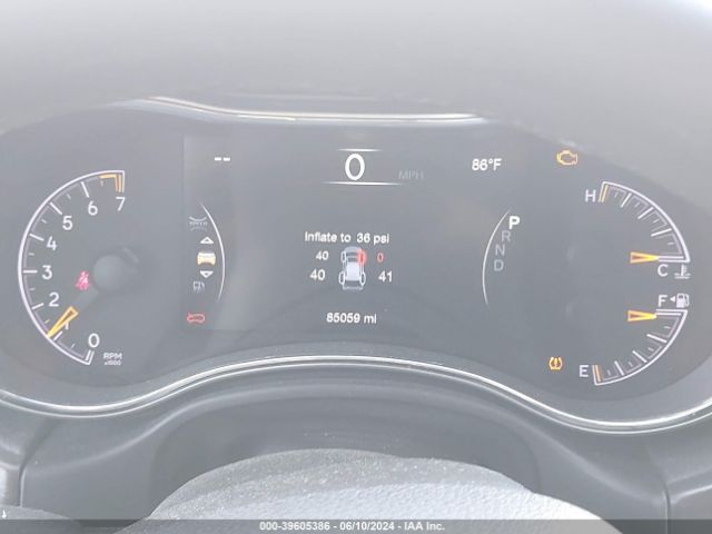 1C4RJEAGXJC301078 Jeep Grand Cherokee Laredo E 4x2