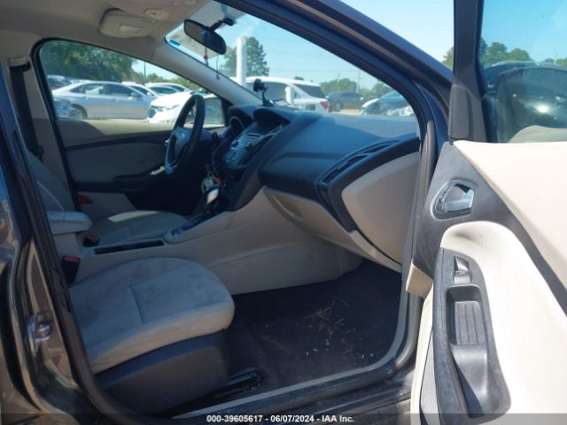 1FADP3F21FL259519 Ford FOCUS SE