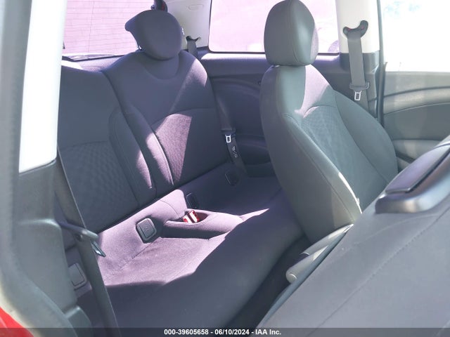 2010 MINI COOPER WMWMF3C51ATU77008 Photo 7