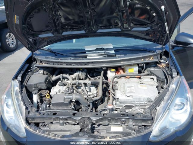 JTDKDTB30F1111530 Toyota Prius C One