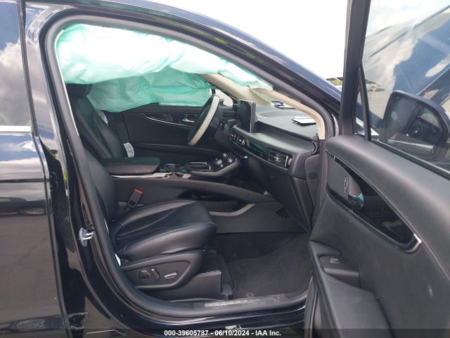 2LMPJ6J98PBL15598 Lincoln Nautilus Standard