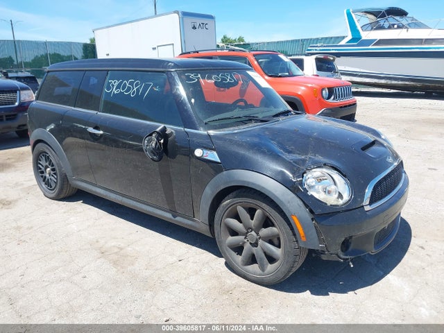 2010 MINI COOPER S CLUBMAN WMWMM3C53ATP75453 Photo 0