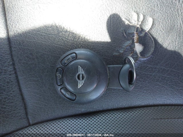 2010 MINI COOPER S CLUBMAN WMWMM3C53ATP75453 Photo 10