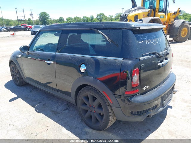2010 MINI COOPER S CLUBMAN WMWMM3C53ATP75453 Photo 2