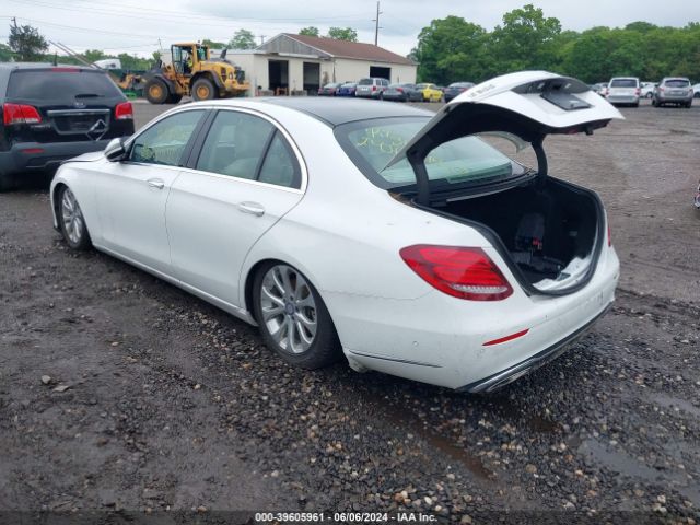WDDZF4KB5HA088499 Mercedes-Benz E 300 4matic
